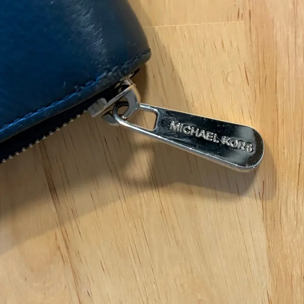 Michael Kors Jet Set Navy Blue Zip Around Long Continental Wallet EUC - Picture 5 of 16